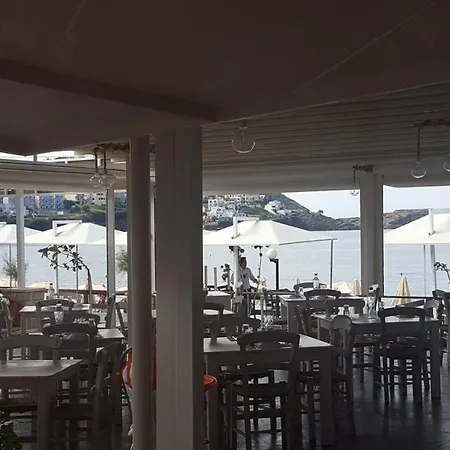 Niriides Beach Apartament